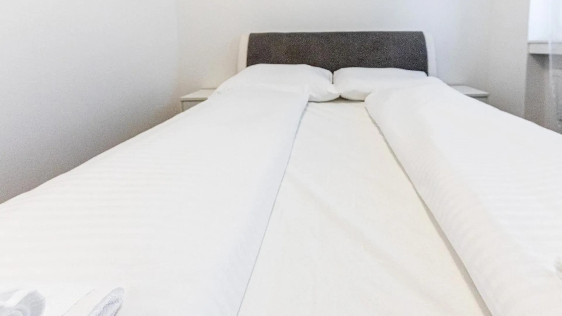 Central & Affordable By Jr City Apartments Vienna Homestay