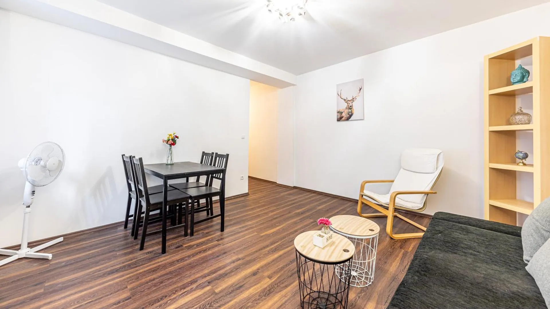 Central & Affordable By Jr City Apartments Vienna